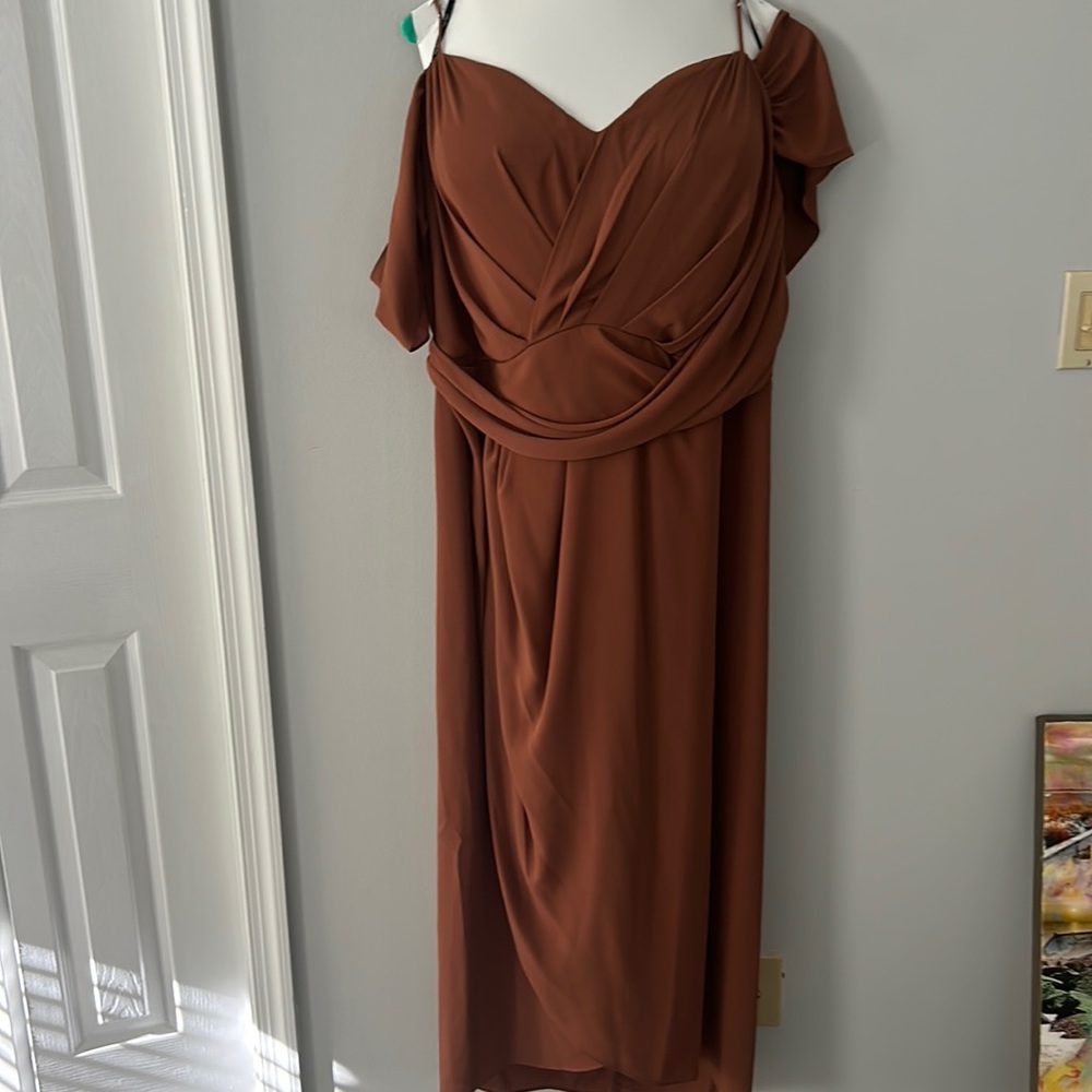 Off the shoulder sleeves beautiful gown worn once for sons wedding  size 22